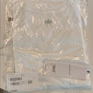 Men’s ALO yoga Triumph V-neck Raglan T shirt - XL